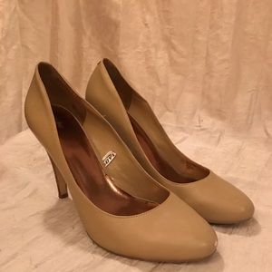 Nude Pump